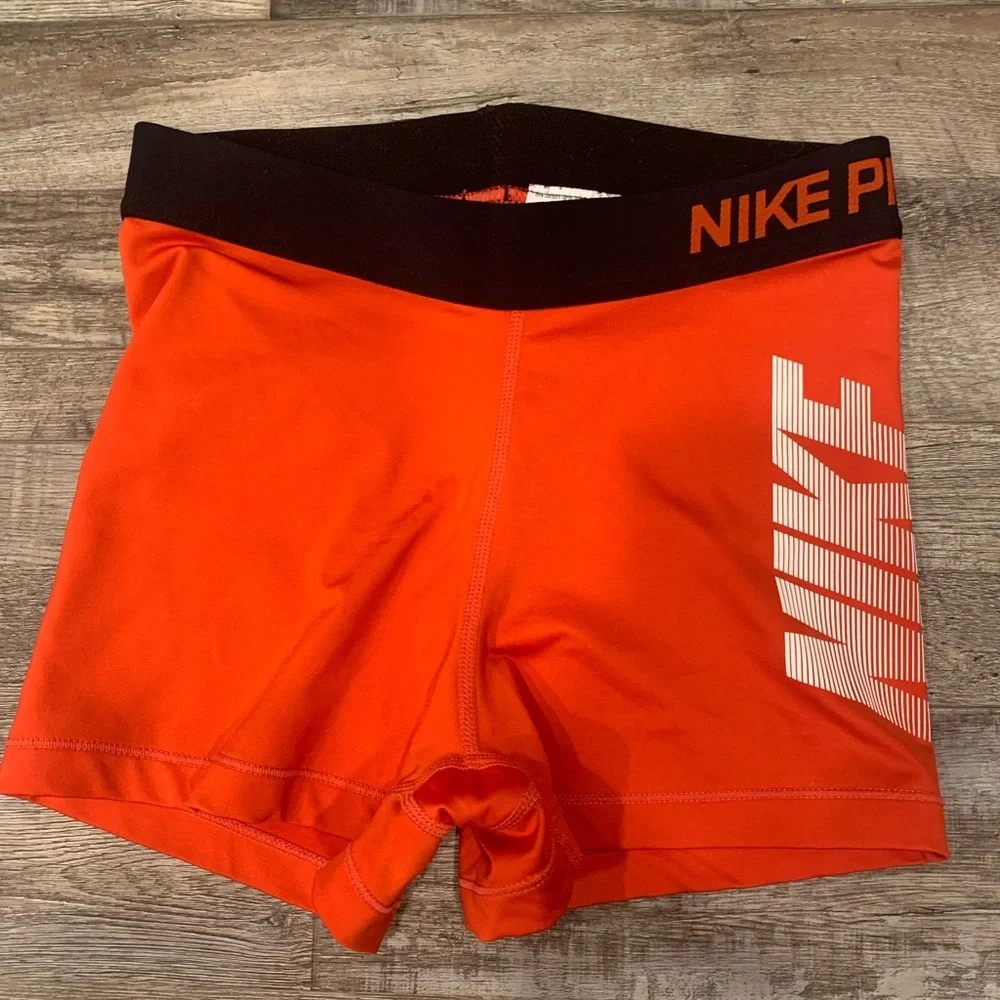 Nike Pros Bundle - Picture 11 of 16